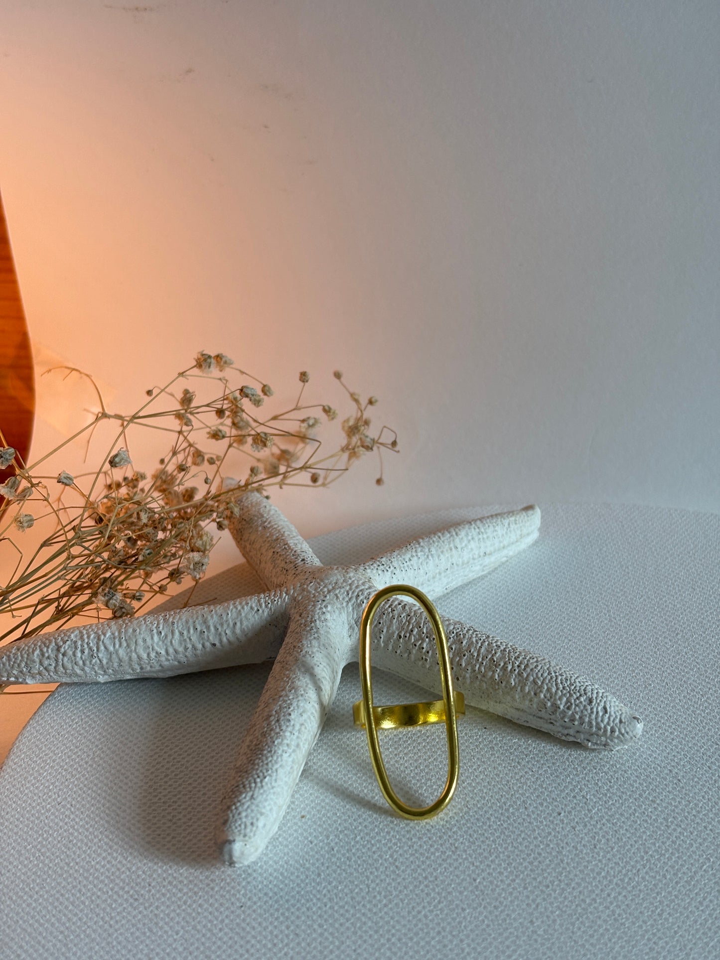 Oval ring