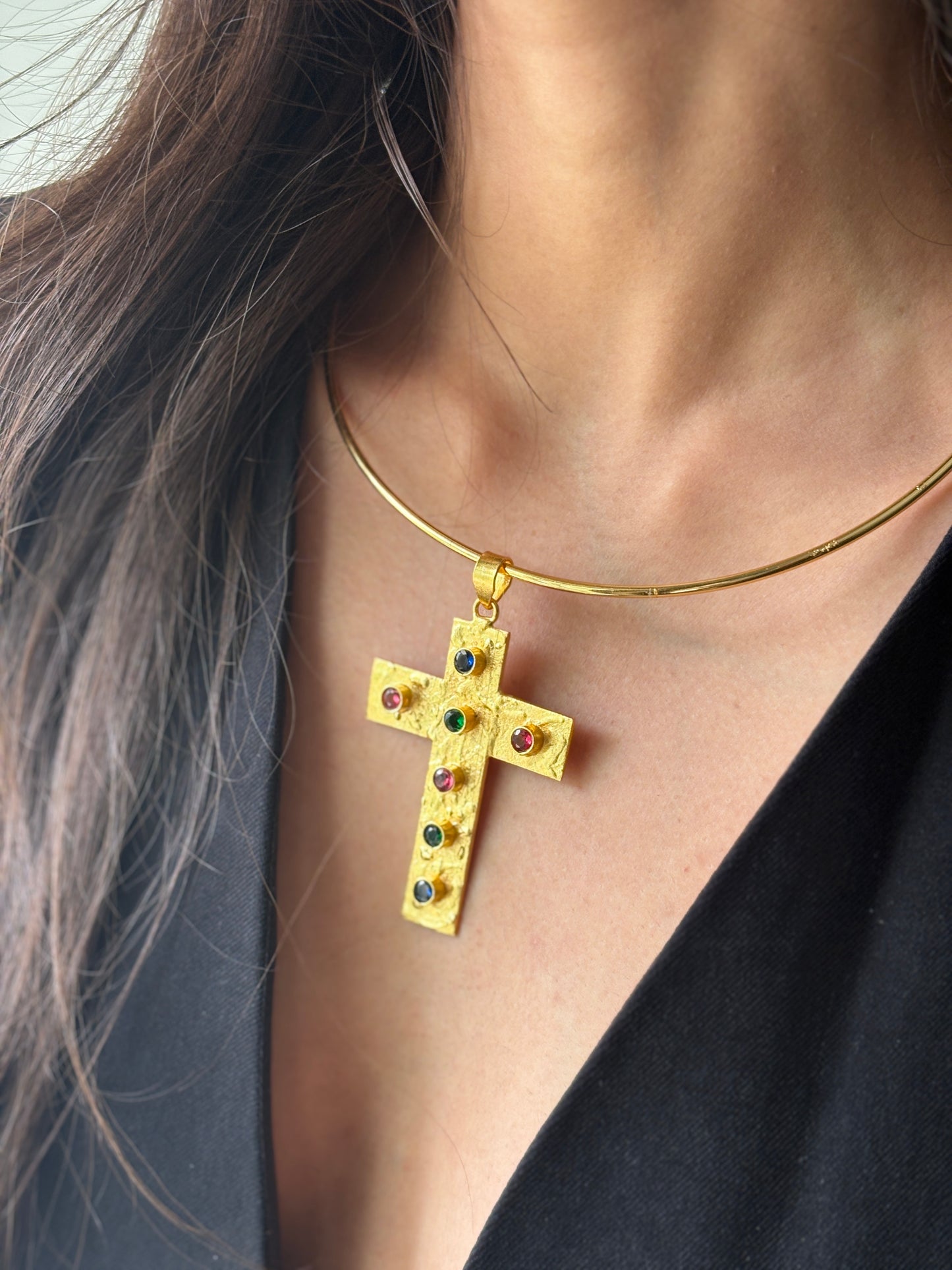 Hammered cross hasli