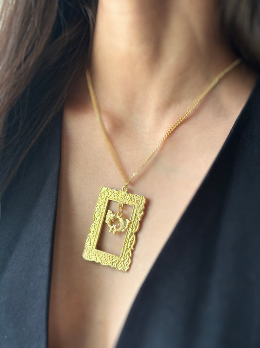 Fishy frame necklace