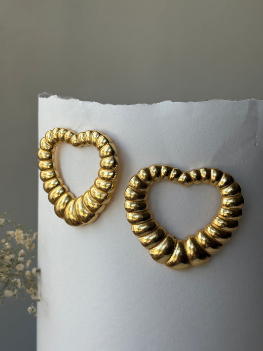 Croissant heart earring