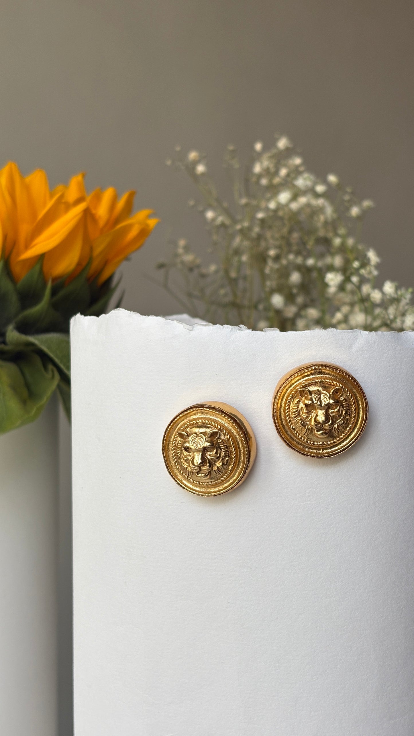 Medallion studs