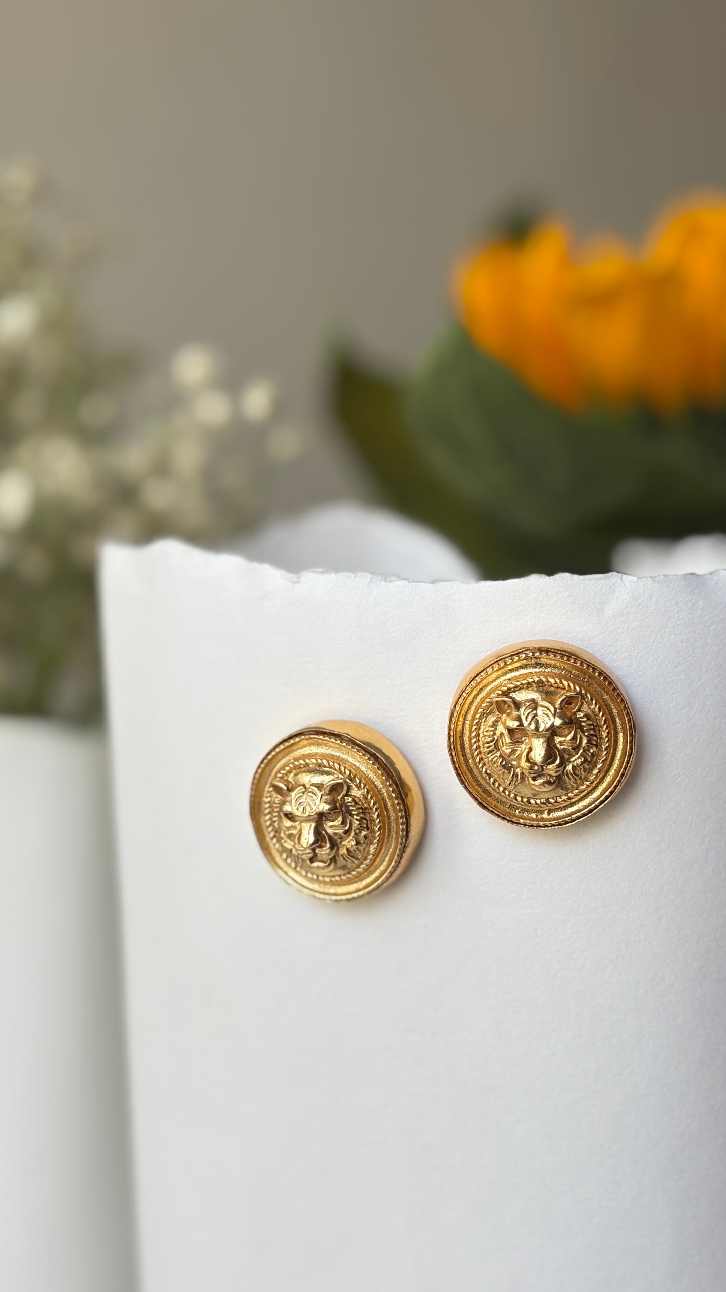 Medallion studs