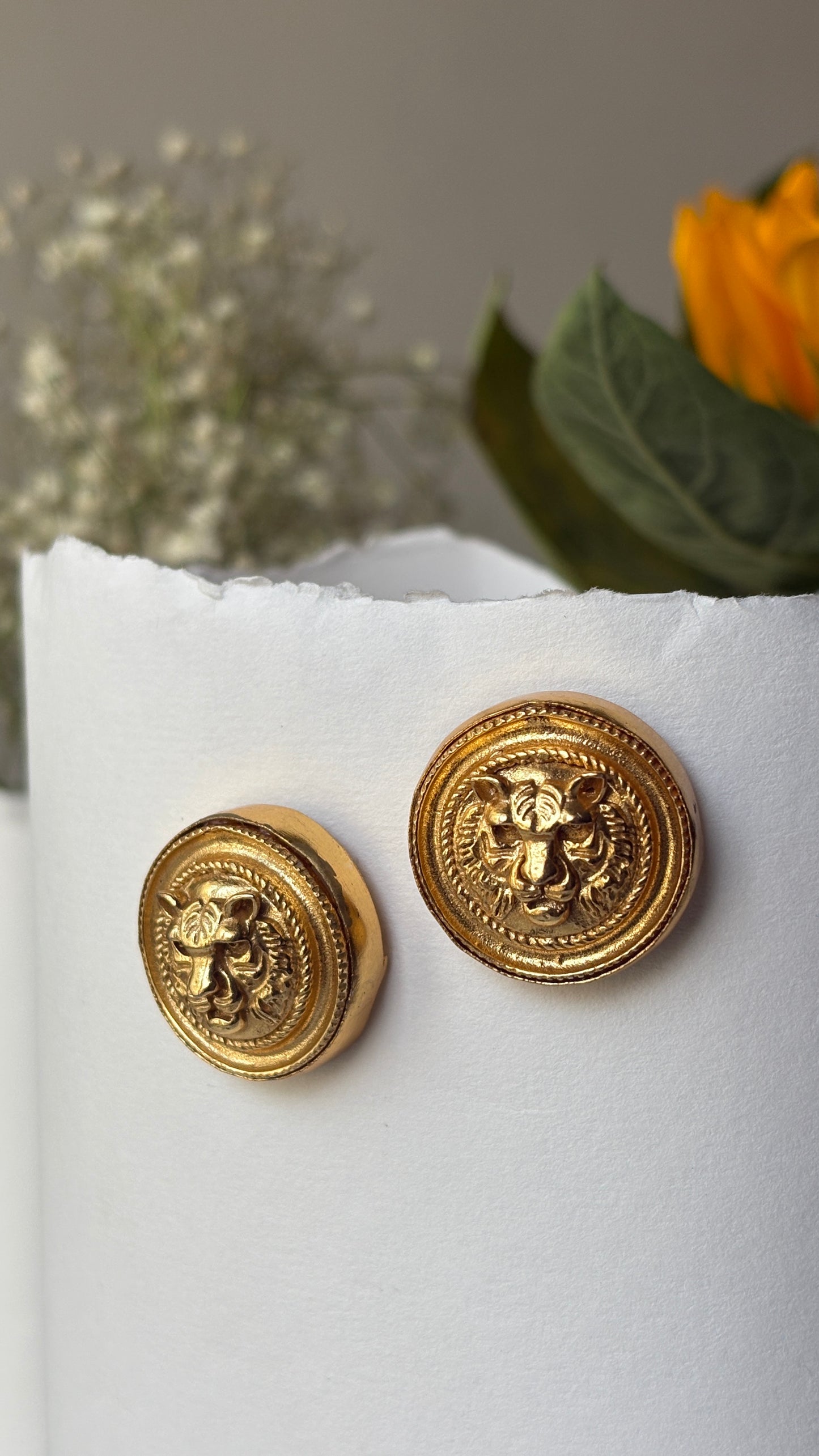 Medallion studs