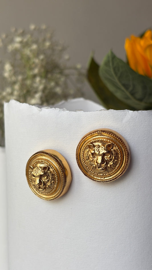 Medallion studs