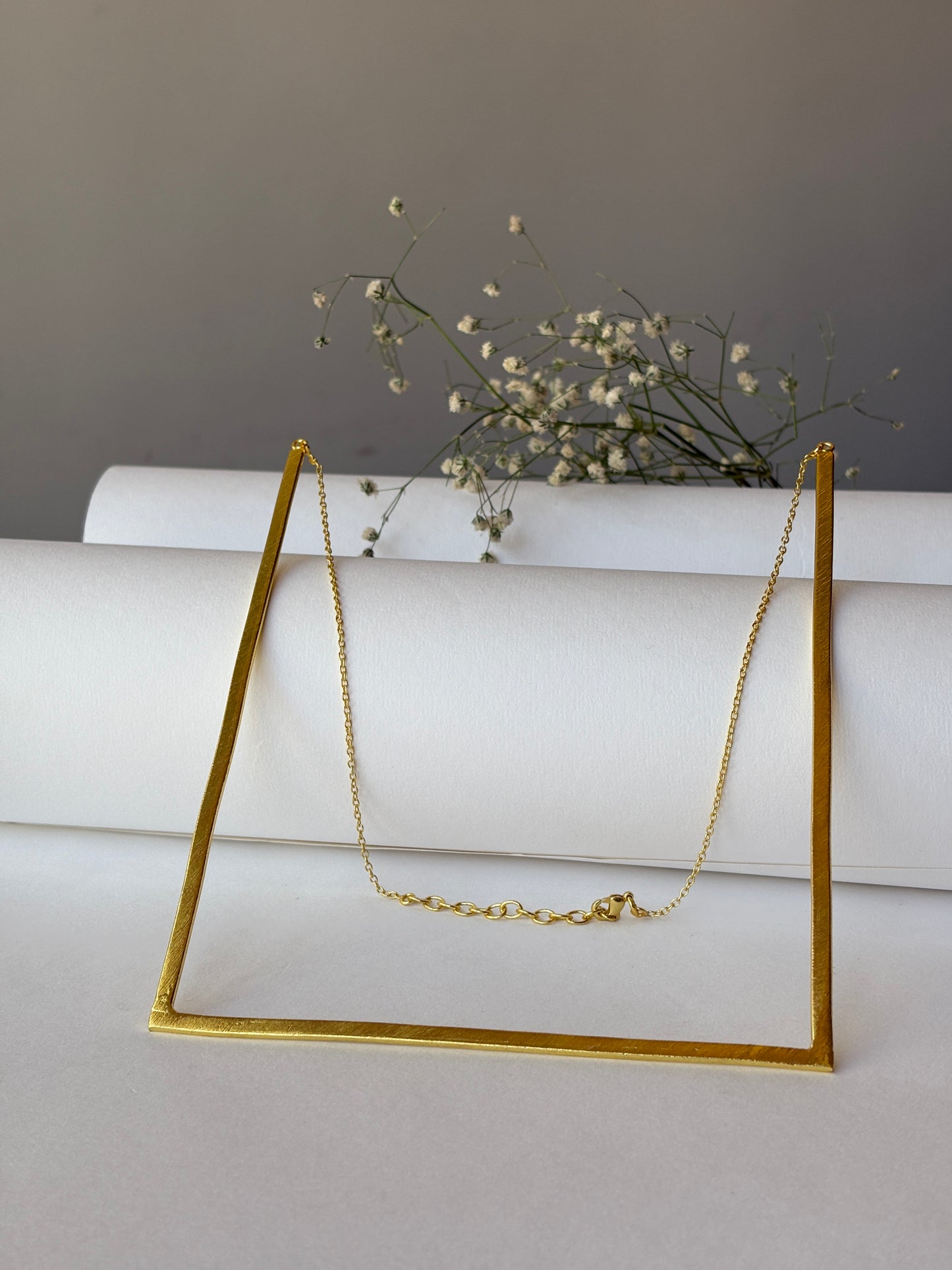 Line necklace