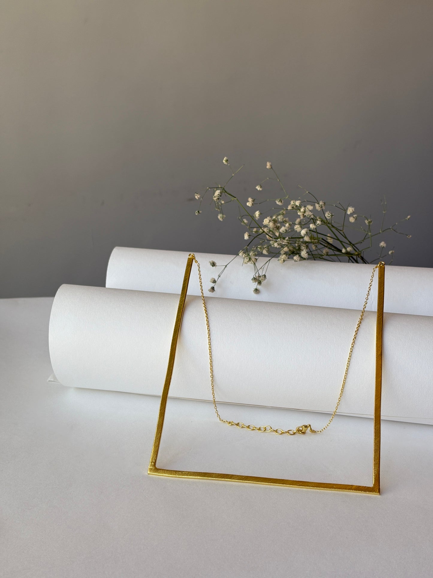 Line necklace