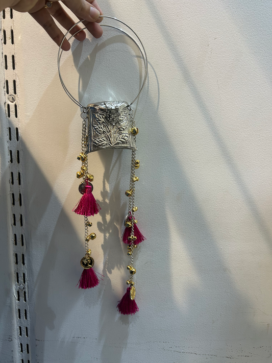 Dual tone ghungroo Batua